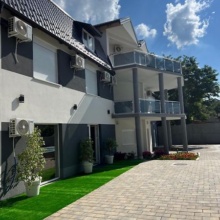 Big House Hotel Petrovaradin Exterior photo