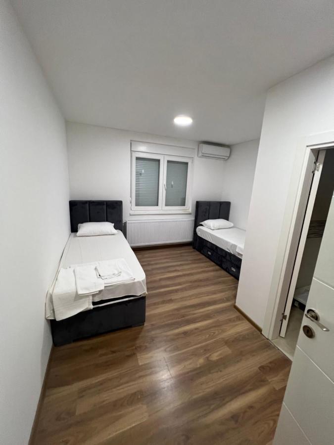 Big House Hotel Petrovaradin Exterior photo
